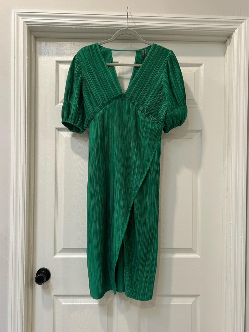 Anthropologie Green V-Neck Pleated Slim Midi Dress Size XSP - Picture 3 of 9